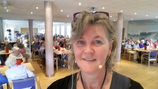 billede af Humlum Kirke og kirkehus